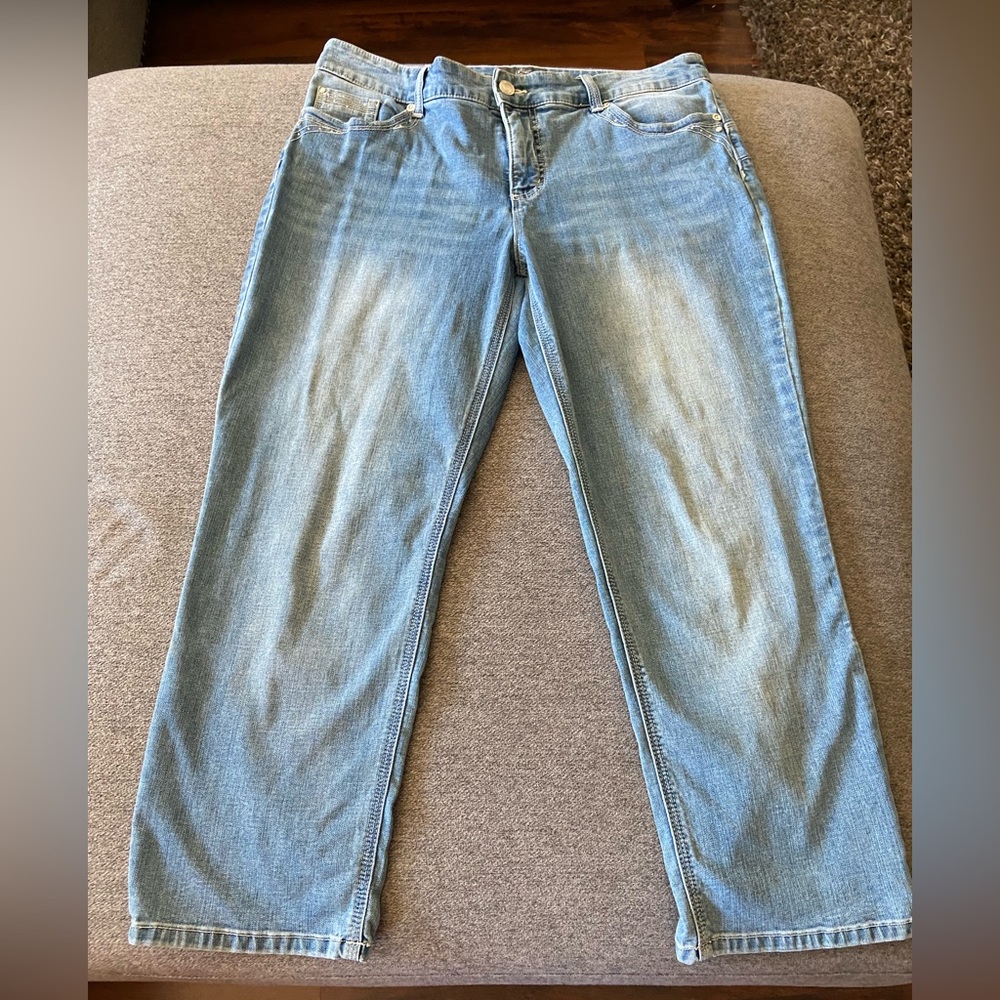 Chico Size 2 So Lifting Jeans
